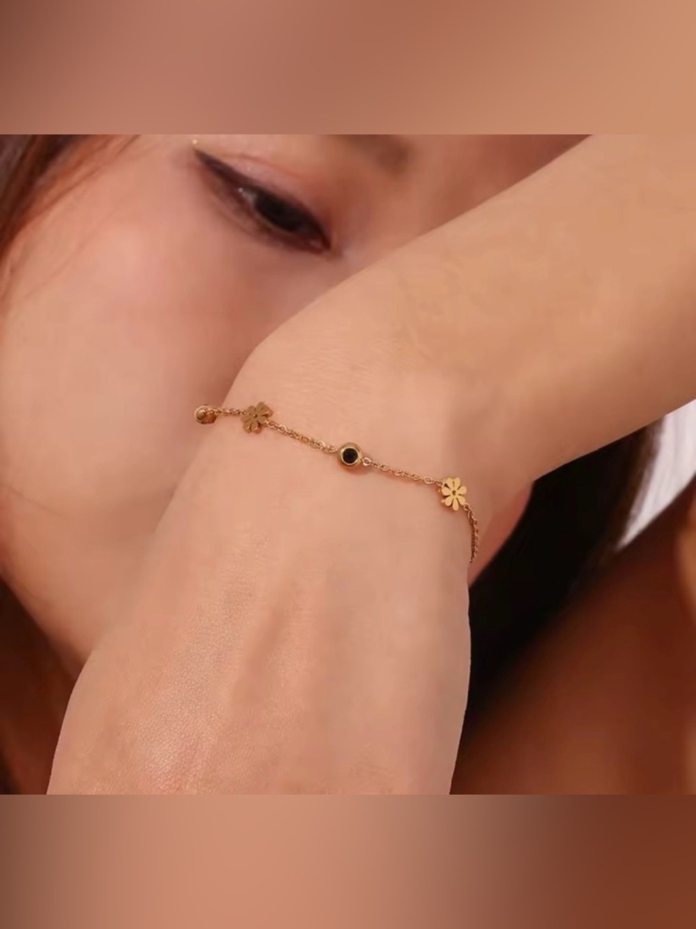 Double Sided Back and White Flower Bracelet 316L Stainless Steel 18K Gold Plated